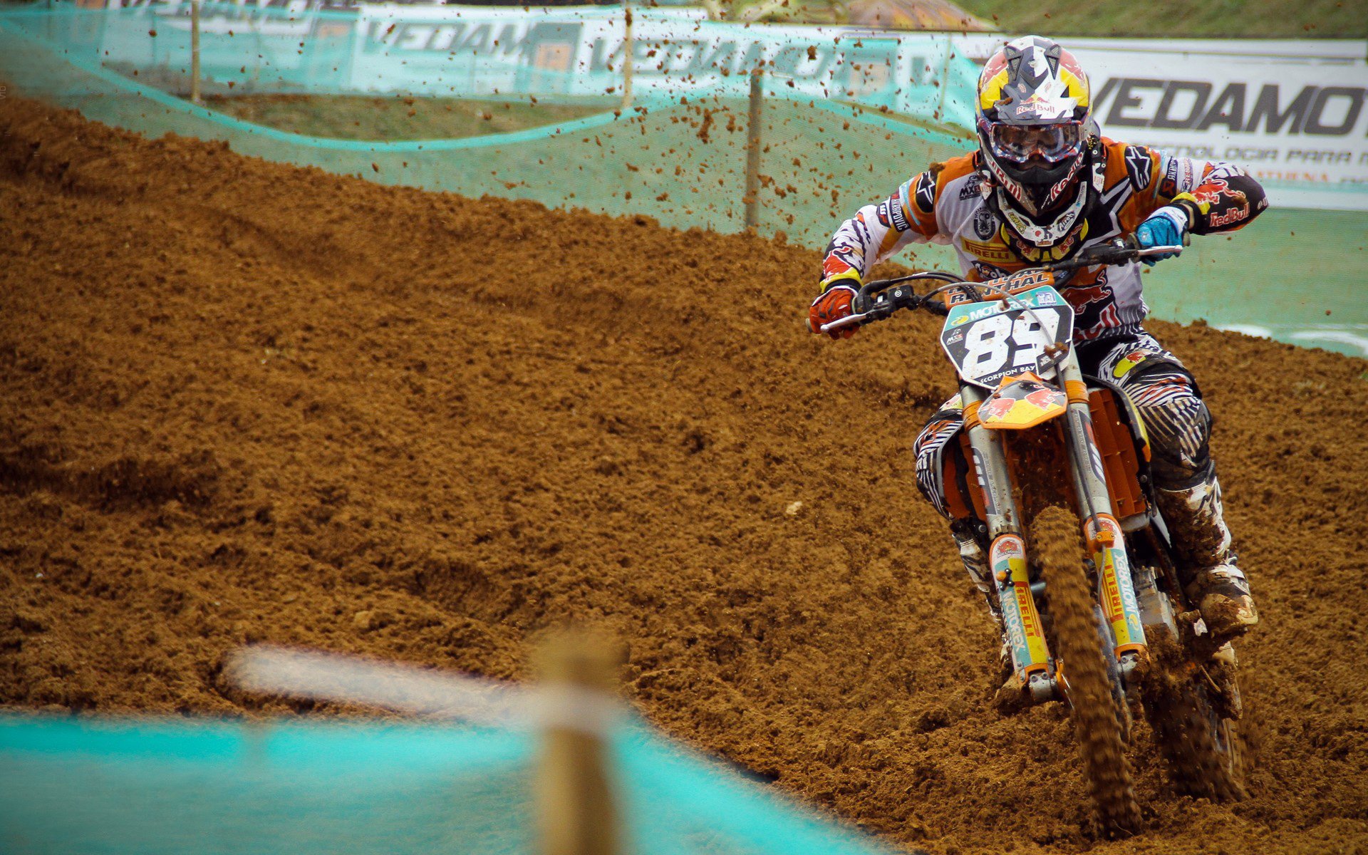 开云体育视频直播-“腰旗式美式橄榄球：竞技新趋势在成都七中东部赛场燃爆”  第1张