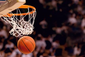 Kering-三年对比：中美女子200蝶成绩走势图，中国女子两百米蝶泳